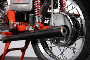 Image 13/50 of MV Agusta 350 S (1972)