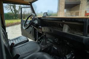 Bild 28/50 von Land Rover 90 (1985)