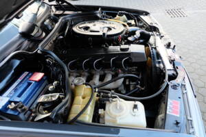 Image 46/63 of Mercedes-Benz 300 CE (1991)