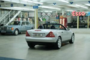 Immagine 40/50 di Mercedes-Benz SLK 230 Kompressor (1996)