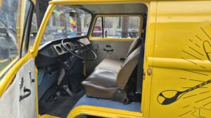 Bild 24/50 von Volkswagen T2b Kastenwagen (1976)