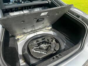 Image 46/46 of Jaguar XKR (2010)