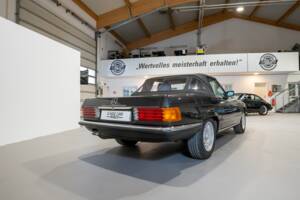 Image 6/32 of Mercedes-Benz 280 SL (1985)