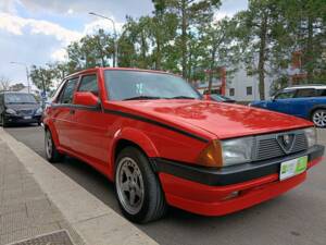 Image 16/42 of Alfa Romeo 75 1.8 (1991)