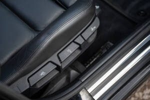 Immagine 36/44 di BMW 328i Touring (1997)