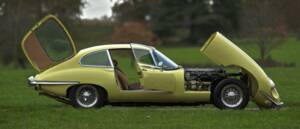 Image 17/50 de Jaguar E-Type (2+2) (1969)