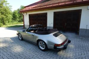 Image 37/40 of Porsche 911 Carrera 3.2 (1986)