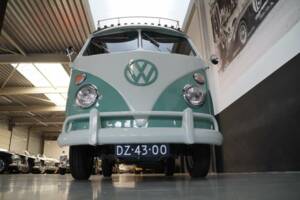 Image 3/50 of Volkswagen T1 panel van (1964)