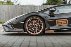 Image 9/68 of Lamborghini Sián FKP 37 (2021)