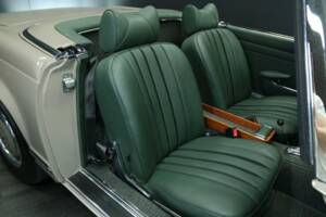 Image 27/50 de Mercedes-Benz 280 SL (1970)