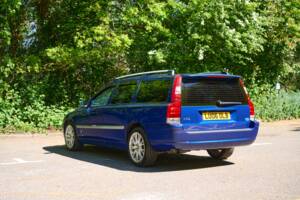 Image 17/50 of Volvo V 70 2.4 (2006)