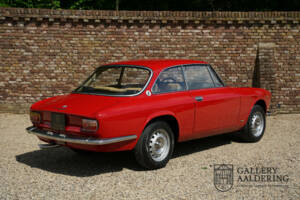 Imagen 31/50 de Alfa Romeo Giulia GT 1300 Junior (1975)