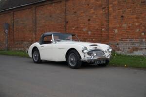 Image 2/27 de Austin-Healey 3000 Mk II (BT7) (1961)