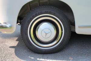 Image 17/50 of Mercedes-Benz 219 (1959)