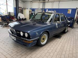 Bild 1/28 von BMW 528 (1976)