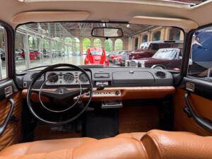Image 20/36 of Peugeot 404 (1972)