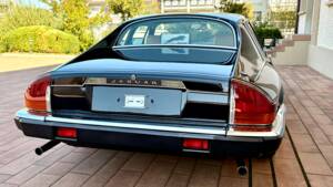 Image 7/17 of Jaguar XJS 5.3 V12 (1985)