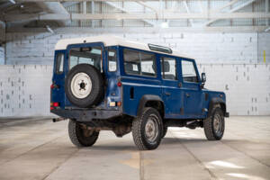 Image 6/86 de Land Rover Defender 110 Td5 (1999)