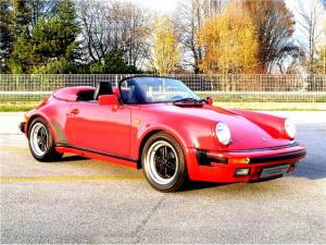 Image 2/26 de Porsche 911 Speedster 3.2 (1989)