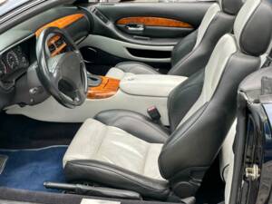 Bild 13/20 von Aston Martin DB 7 Vantage Volante (2003)