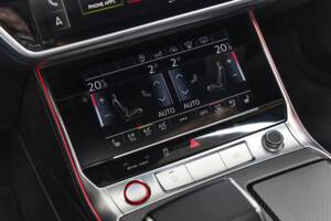 Image 26/40 of Audi RS6 Avant (2019)