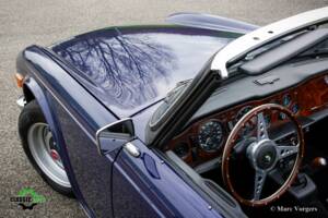 Image 22/42 of Triumph TR 6 PI (1972)