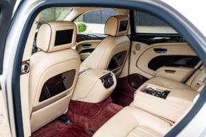Immagine 50/50 di Bentley Mulsanne (2011)