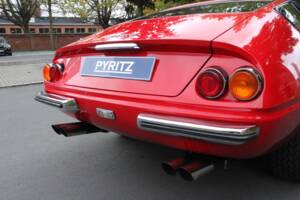Image 13/22 of Ferrari 365 GTB&#x2F;4 Daytona (1971)