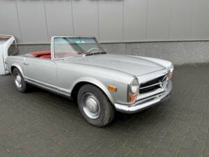 Image 4/36 de Mercedes-Benz 230 SL (1965)