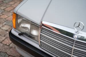 Bild 3/62 von Mercedes-Benz 190 E (1983)