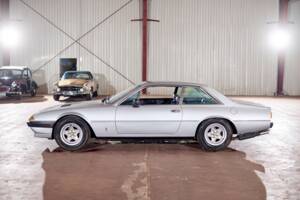 Image 2/23 de Ferrari 400 GT (1979)
