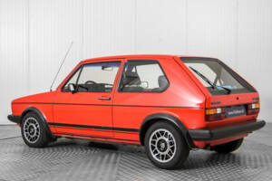 Immagine 6/50 di Volkswagen Golf Mk I GTI 1.8 (1983)