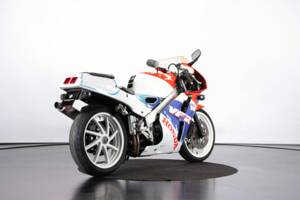 Immagine 4/45 di Honda VFR 400 R (1992)