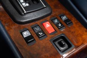 Image 18/35 de Mercedes-Benz 500 SL (1984)