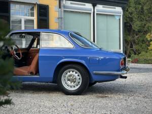 Bild 32/100 von Alfa Romeo Giulia GT 1300 Junior (1973)