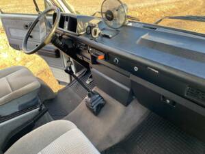 Immagine 2/8 di Volkswagen T3 California 1.6 TD (1990)