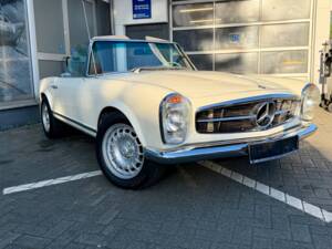 Image 3/20 de Mercedes-Benz 280 SL (1968)