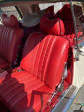 Image 21/77 of Mercedes-Benz 250 SE (1966)