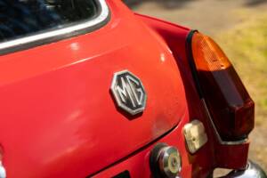 Image 22/50 of MG MGB GT (1970)