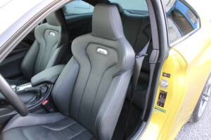 Image 30/98 of BMW M4 (2014)