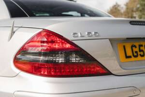 Image 19/50 de Mercedes-Benz SL 55 AMG (2006)