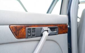 Image 44/72 de Mercedes-Benz 500 SEL (1984)