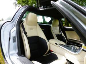 Mercedes-Benz SLS AMG  Coupé Flügeltürer alubeam silver (MB 047) 2010
