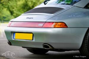 Image 51/63 of Porsche 911 Carrera (1996)