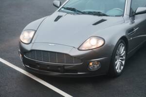 Image 19/23 of Aston Martin V12 Vanquish (2003)