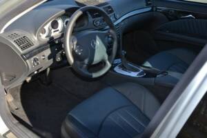 Imagen 12/100 de Mercedes-Benz E 55 AMG (2003)