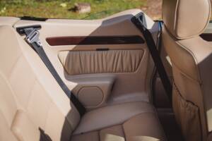 Imagen 29/41 de Mercedes-Benz E 220 (1995)