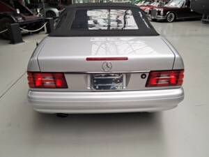 Image 38/50 of Mercedes-Benz SL 320 (1998)