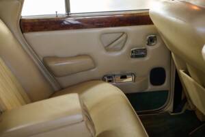 Imagen 43/50 de Rolls-Royce Silver Shadow II (1977)