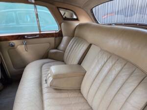 Image 32/52 of Rolls-Royce Silver Cloud II (1962)